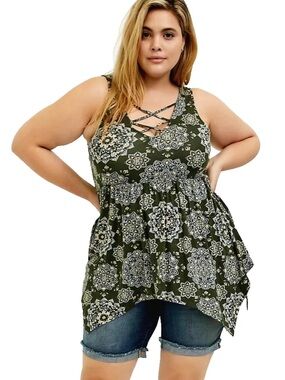 Torrid Super Soft Knits Green Medallion Mandala Handkerchief Hem Tank Top 3
